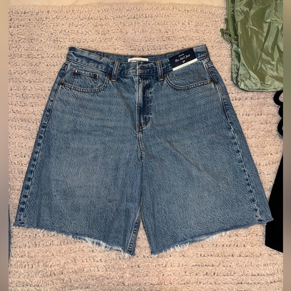 Abercrombie and Fitch Curve Love Mid Rise Jort